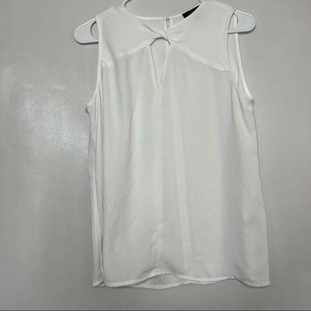 HALOGEN Women's Sleeveless Top White Keyhole Neckline‎ Blouse Size S